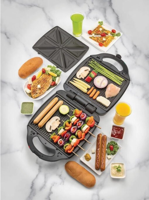 Black & Decker Sandwich Maker TS4130 , 4 Slices ,  3in1 Waffle , Grill , Sandwich , 1400W - Image 6