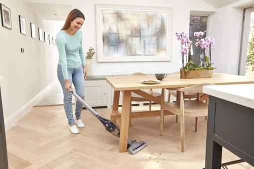 Black & Decker Stick Vacuum Cleaner SVB520JW , 18 Volt , 2in1 - Image 2