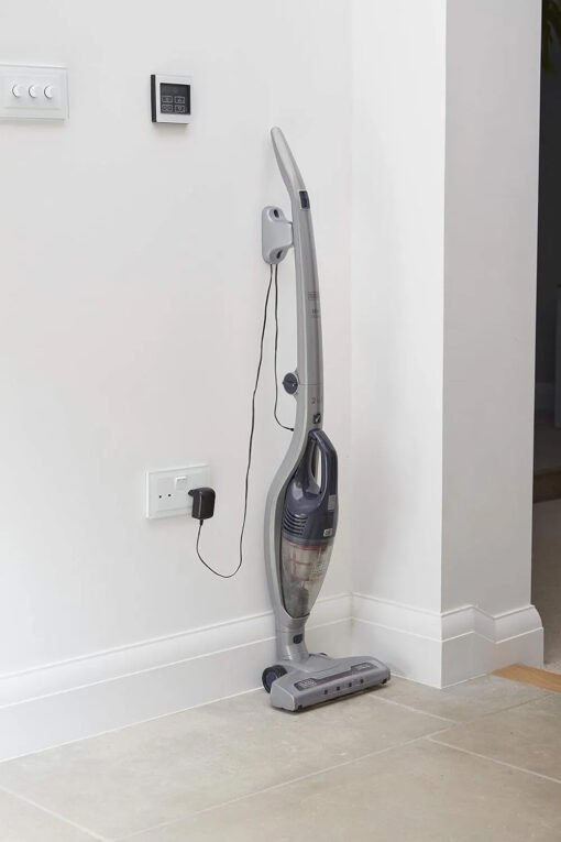 Black & Decker Stick Vacuum Cleaner SVB520JW , 18 Volt , 2in1 - Image 13