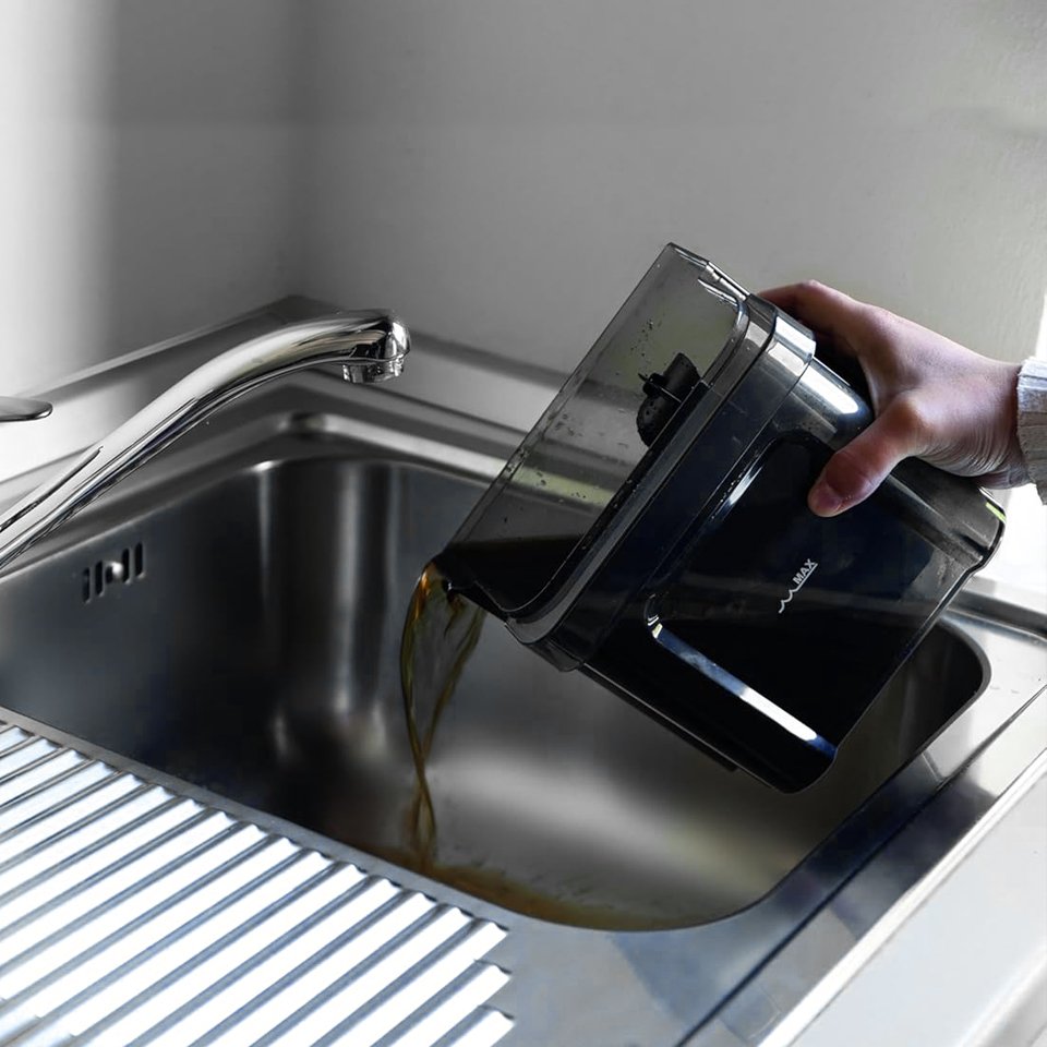 Kenwood Spot Clean Vacuum Cleaner SCP100 , 750W , for Carpet and Upholstery , 2 Tanks , 3in1 , Wet & Dry Cleaning - الصورة 10