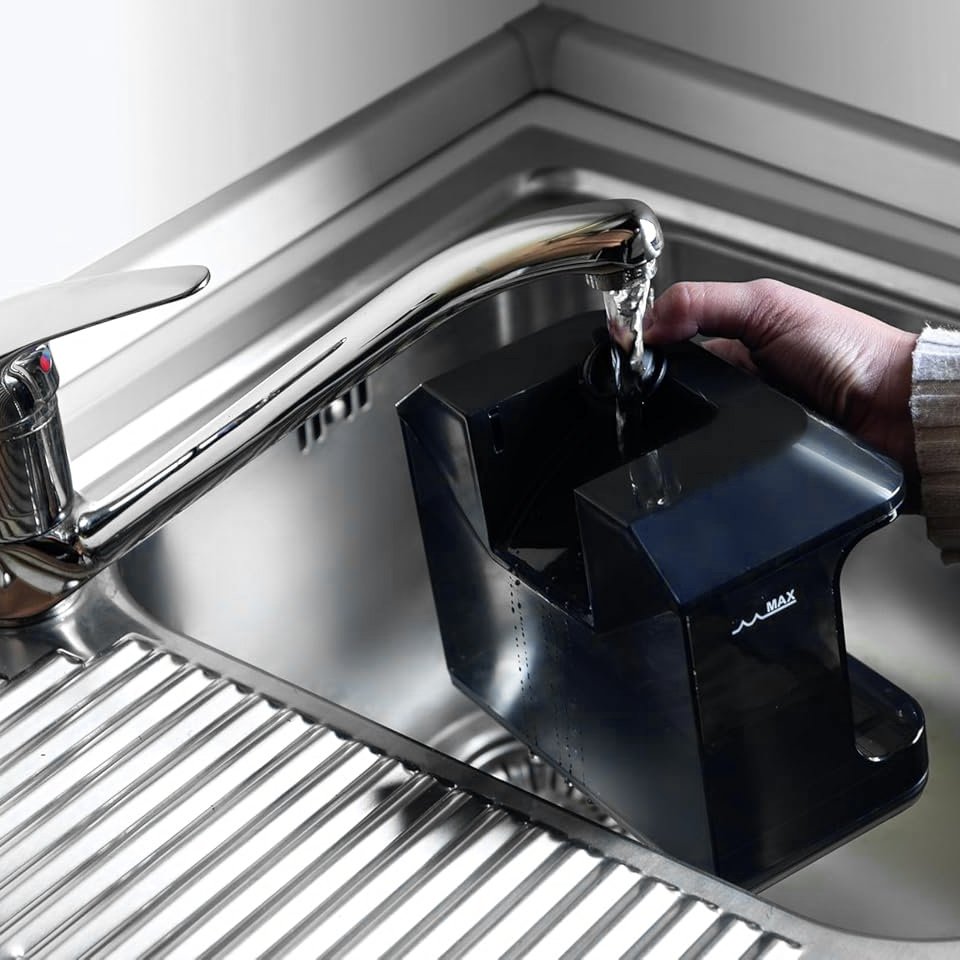 Kenwood Spot Clean Vacuum Cleaner SCP100 , 750W , for Carpet and Upholstery , 2 Tanks , 3in1 , Wet & Dry Cleaning - الصورة 9